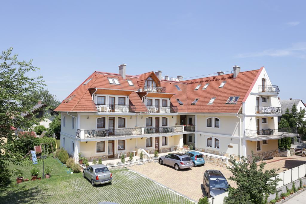 Club Unicum Apartment Hévíz Exterior foto